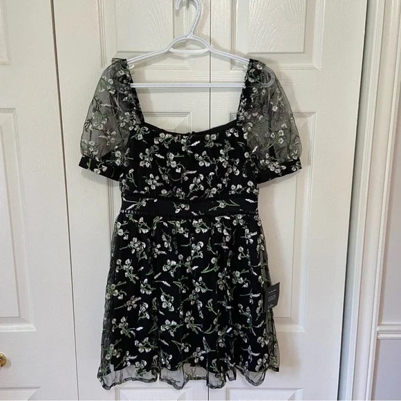 Lulus NWT Radiant Love Black Embroidered Floral Cut Out Skater Mini Dress M - Picture 4 of 13